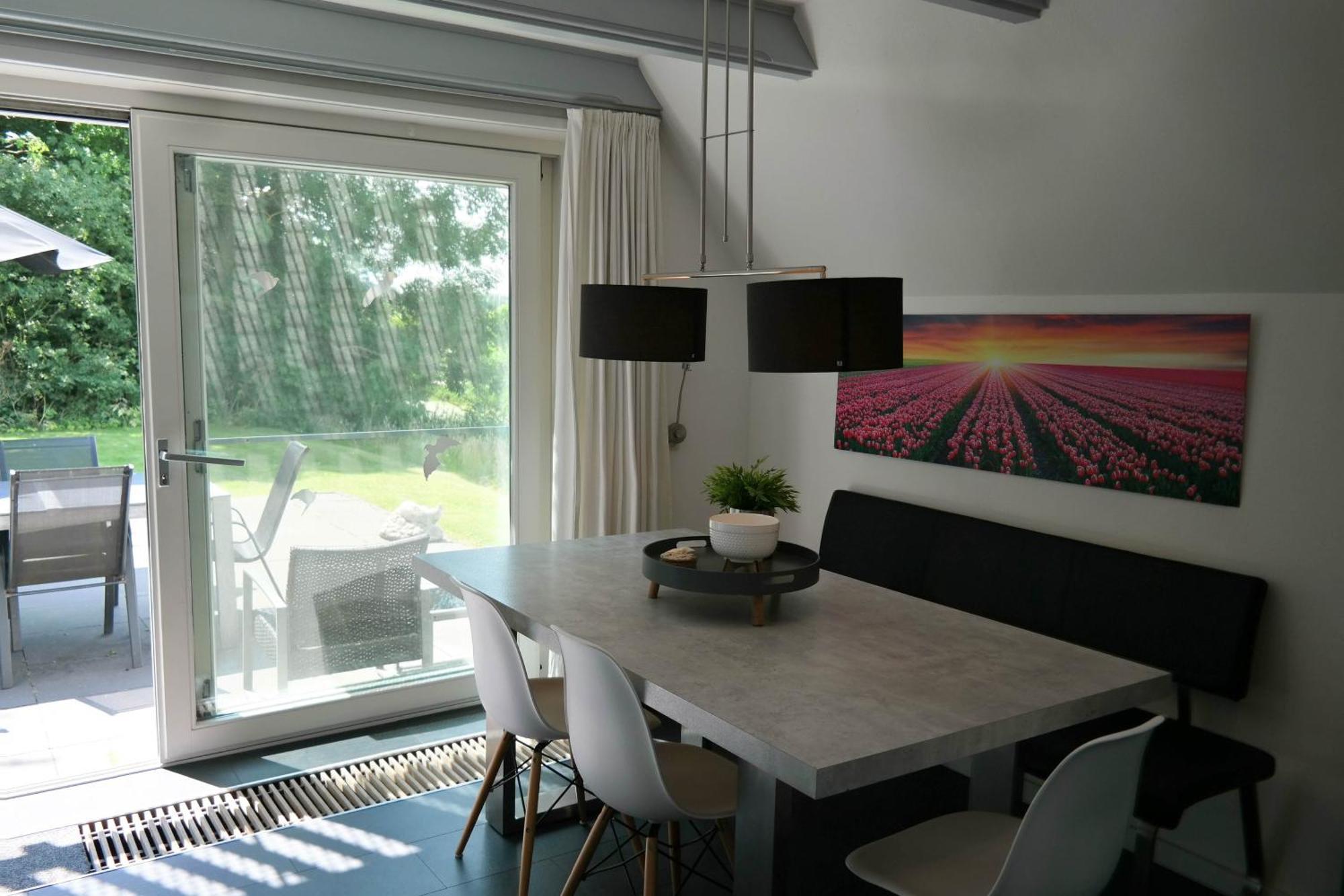 Sonnenhaus 6 Pers House With Sunny Terrace At A Typical Dutch Canal & By Lauwersmeer Lake. Anjum ภายนอก รูปภาพ